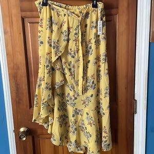 NWT yellow floral, women’s asymmetrical skirt
